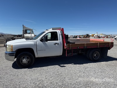2008 GMC Silverado 3500HD 4x2 Flatbed Truck