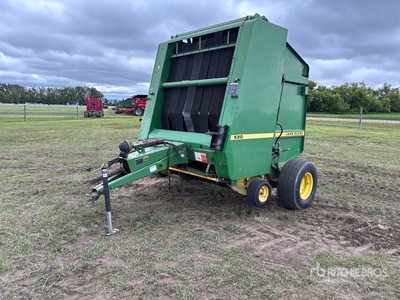 John Deere Round Baler