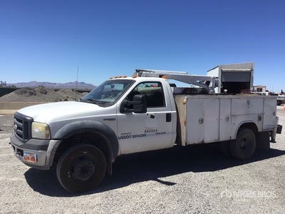 2006 Ford F-450 XL 4x2 Utility Truck