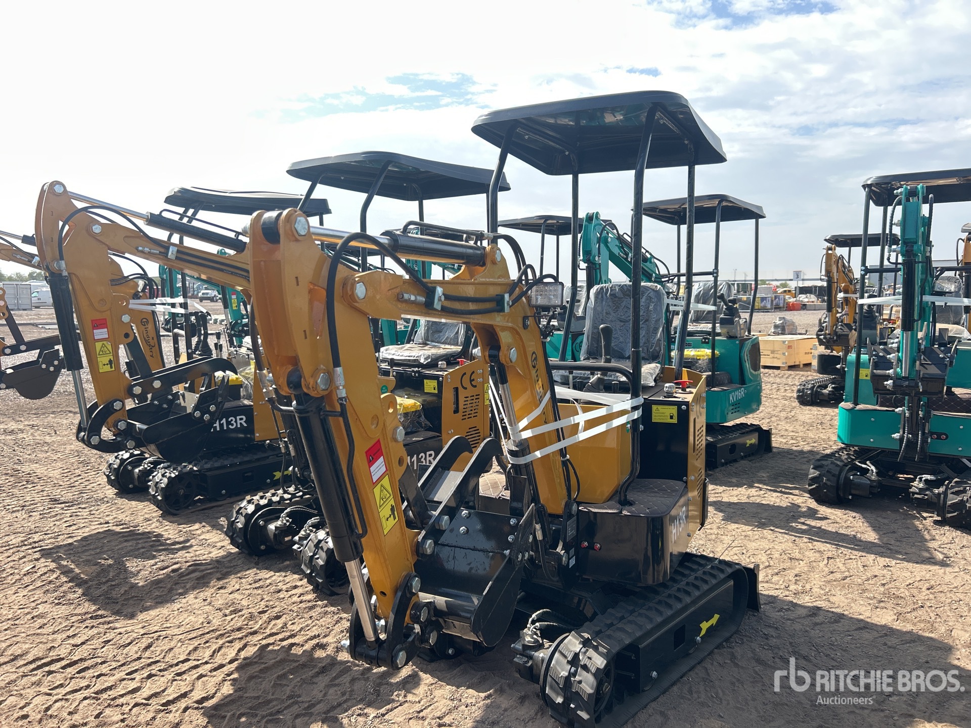 2026 CFG H13R Mini Excavator (Unused)