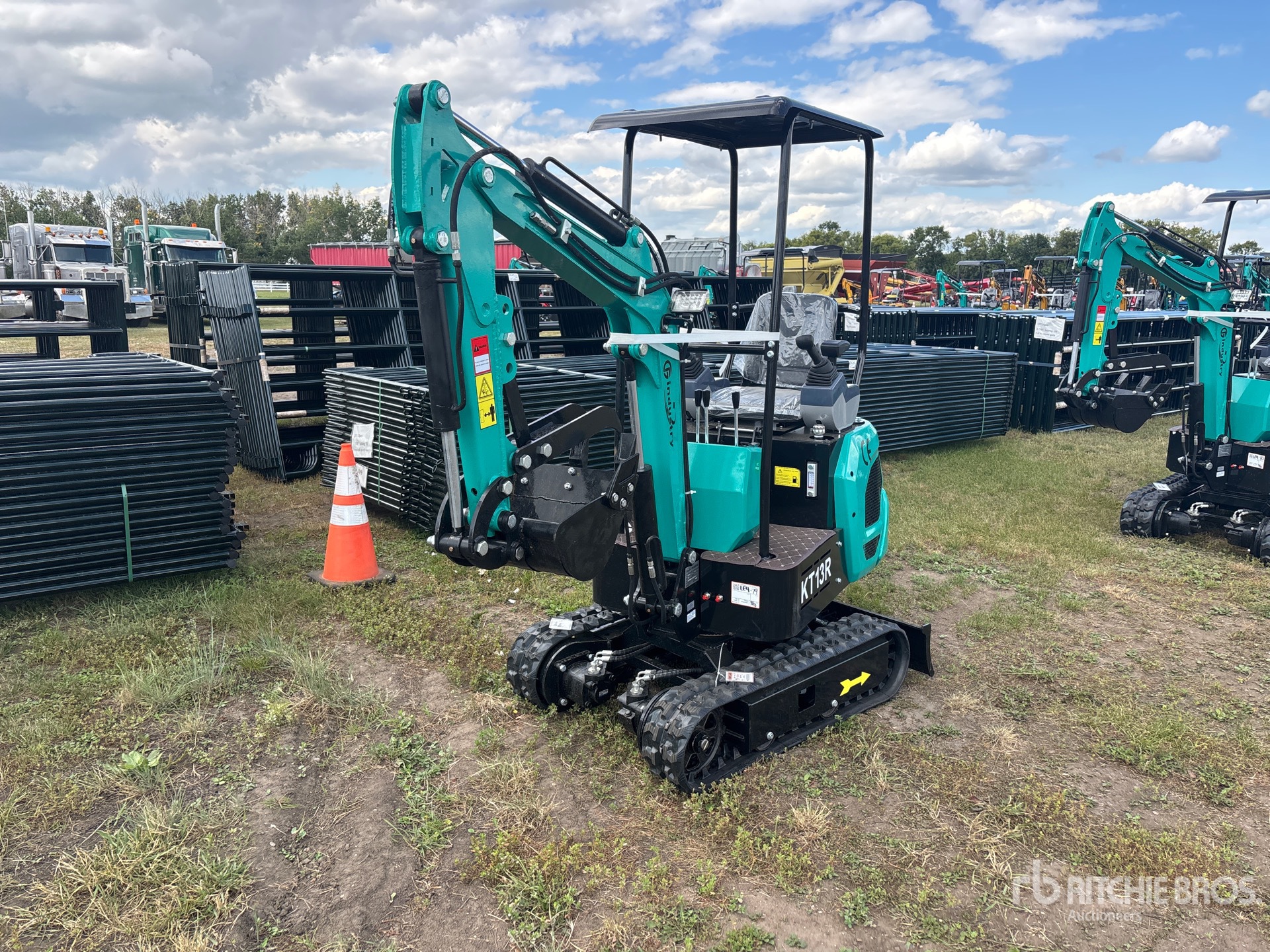 2026 CFG KT13R Mini Excavator (Unused)