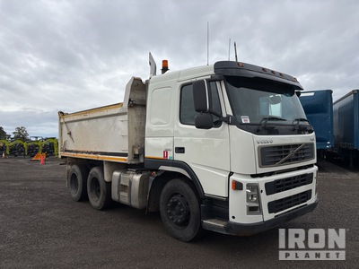 2006 Volvo FM9 6x4 Sleeper Camion à benne basculante D/E