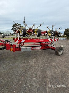 2017 Pottinger HIT 10.11T 10 m Hay Tedder