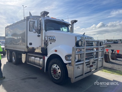 2007 Mack Trident Tipper Truck