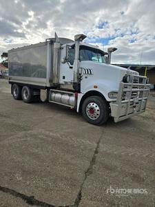 2007 Mack Trident شاحنة قلابة /محورين