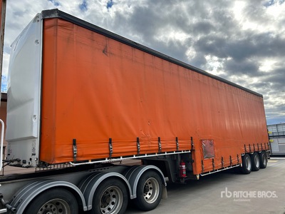 2009 Vawdrey Curtain Side Trailer