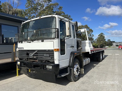1997 Volvo FL6 Camión rodante
