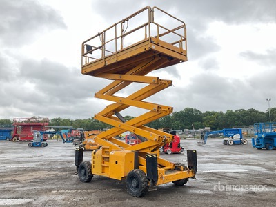 2014 Haulotte H15SDX 4x4 Diesel シザーリフト