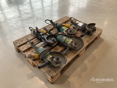 Quantity of (5) Makita GA7020 Rectifieuse Angulaire