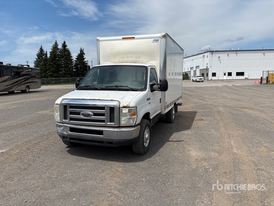 2010 Ford E-350 4x2 Moving Van Truck