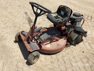 Snapper 331723BVE Ride-On Lawn Mower (Inoperable)