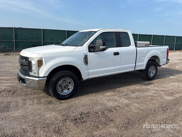 2019 Ford F-250 XL 4x2 Extended Cab Pickup