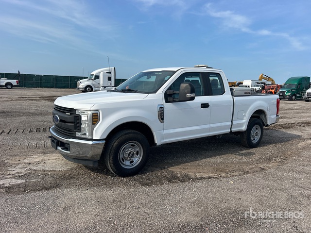 2019 Ford F-250 XL 4x2 Extended Cab Pickup