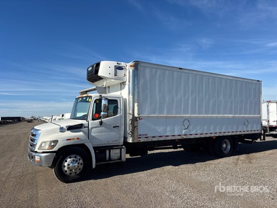 2017 Hino 358 4x2 شاحنة مبردة