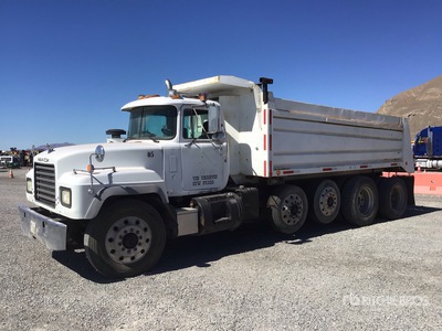 1997 Mack RD600 10x4 ダンプトラック(4軸)