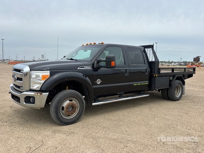 2015 Ford F-350 XLT 4x4 Crew Cab Flatbed Truck