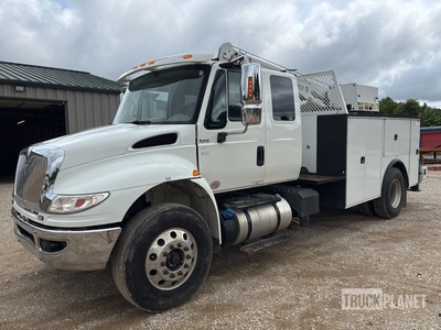 2018 International 4400 4x2 Extended Cab Service Truck