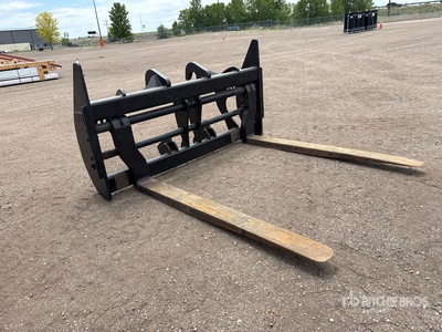 Cat 82 in Wheel Loader Forks