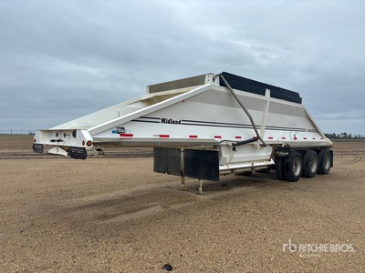 2017 Midland 38 ft Tri/A Belly Dump Trailer