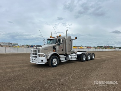 2006 Kenworth T800 8x6 Tri/A Sleeper Truck Tractor