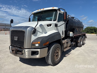 2013 Cat CT660 6x4 Tanker Truck
