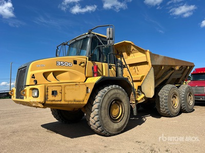 2006 John Deere 350D 6x6 شاحنة قلابة مفصلية