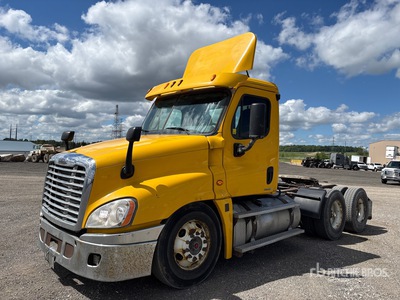 2012 Freightliner Cascadia 125 6x4 トラックトラクター（T/A）