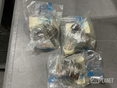 (32) Warmington CIR030RVFP-32-2P-F80 Electrical Connectors