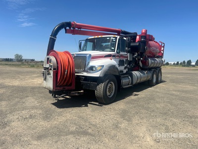 Vactor 2110-824RCS18 on 2007 International 7600 6x4 Vacuum Excavator Truck