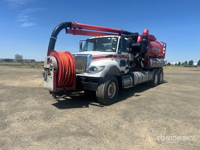 Vactor 2110-824RCS18 on 2007 International 7600 6x4 Sewer Cleaner Truck