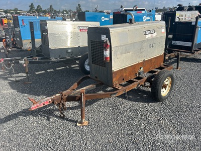 Lincoln Electric Vantage 300 A Mobile Stick Engine Driven Welder (Inoperable)
