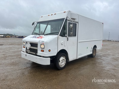 2007 Freightliner MT45 4x2 Fourgon surélevé