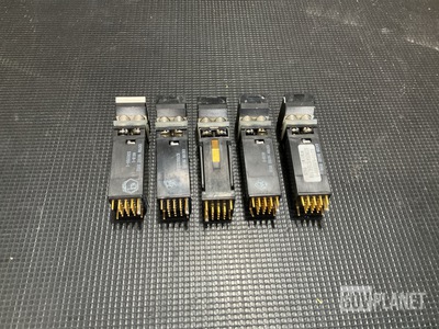 (15) Eaton 5365996-1 Push Switches