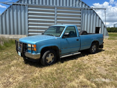 1994 GMC Sierra 1500 SL 4x4 Pick Up