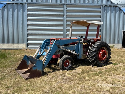 Massey Ferguson 165 جرار ثنائي الدفع