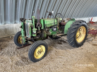 John Deere 40-U 2WD جرار تاريخي