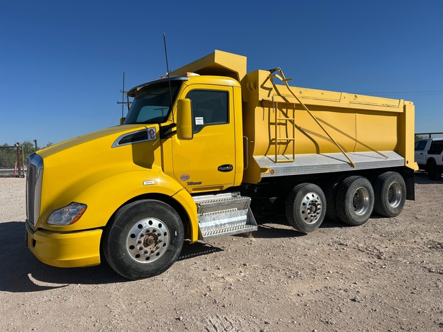 2017 Kenworth T680 8x4 T/A Dump Truck