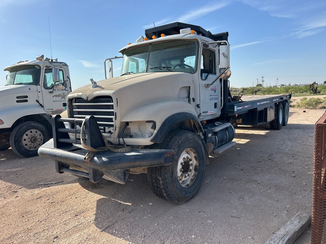 2005 Mack CV713 Granite 6x4 Winch Truck 2005 Mack CV713 Granite 6x4 Winch Truck