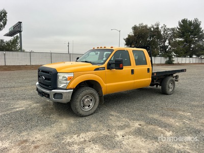 2013 Ford F-350 XL 4x4 Crew Cab Flatbed Truck