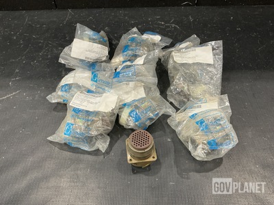 (16) Warmington CIR030RVFP-32A-48S-F80 Electrical Connectors