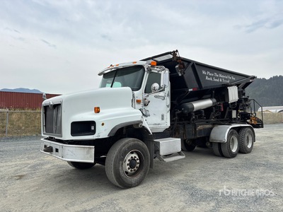 2003 International 5600i 6x4 Stone Spreader Truck
