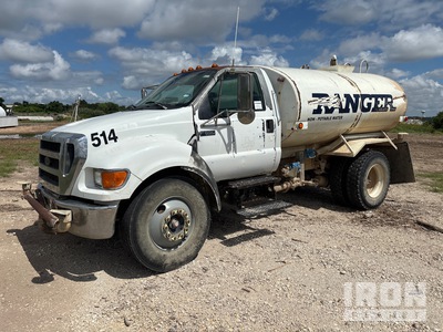 2004 Ford F-650 XL 4x2 Water Truck