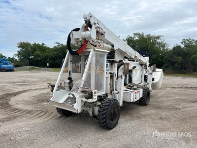 Altec Rover V3300T 37A Articulating Boom Lift
