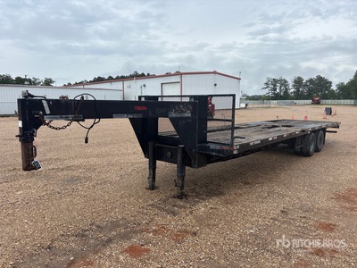 1996 TFI 30 ft T/A Gooseneck Flatbed Trailer