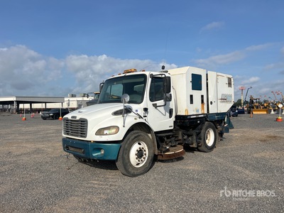 2005 Schwarze M6000 on 2005 Freightliner M2 106 Sweeper Truck