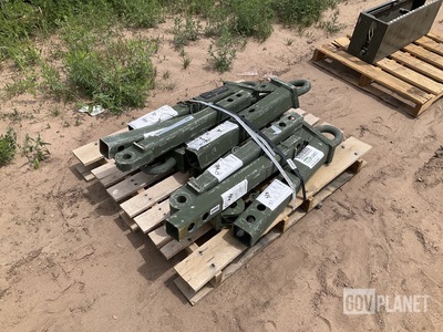 (5) Oshkosh Lunette Weldments & (4) Oshkosh Weldment Tubes