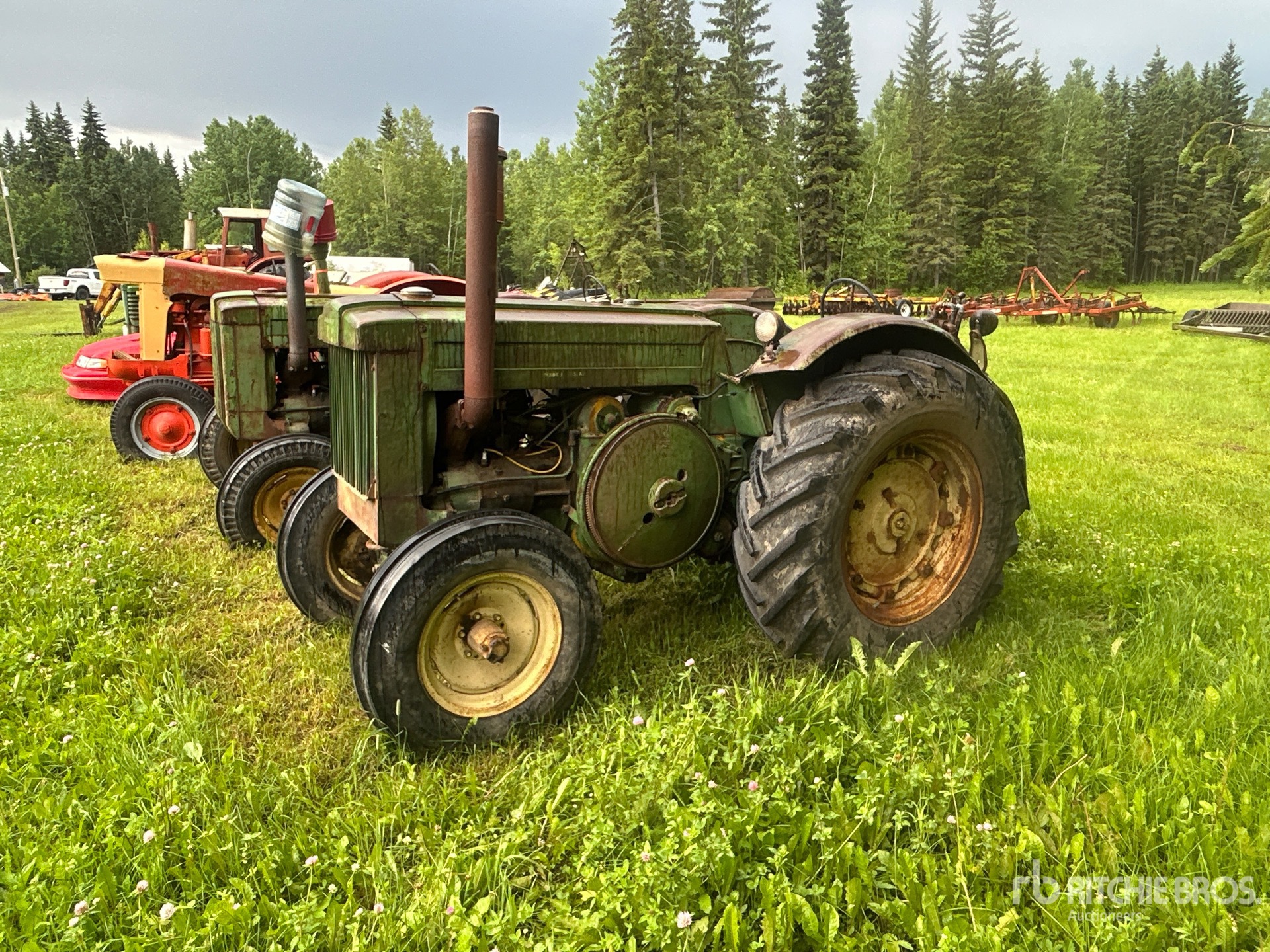 1950 John Deere D 2WD Wide Front Antique Tractor