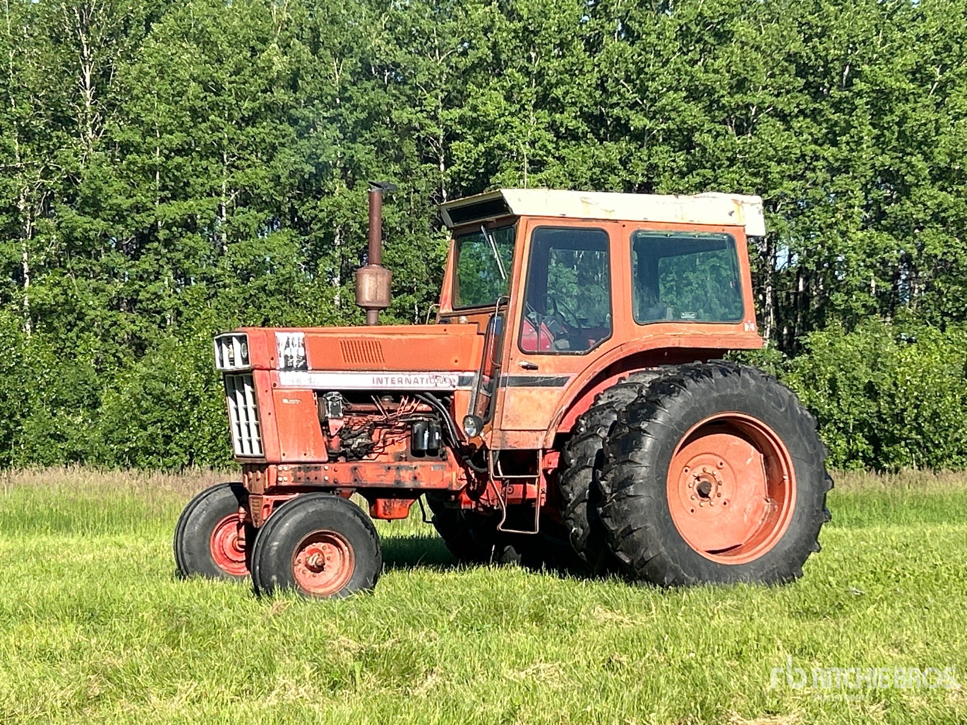 1976 International 1466 Antique Tractor