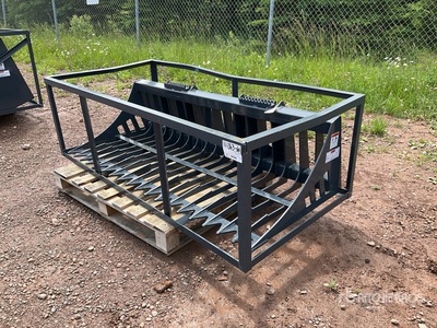 StanForge SB72 72 in Skeleton Skid Steer Bucket (Unused)