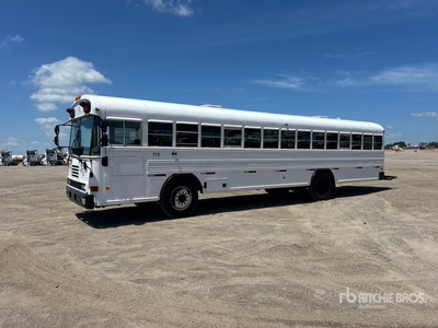 BlueBird 4x2 78-Seat Autobus